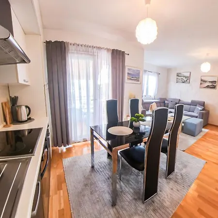 Simanic Apartment *