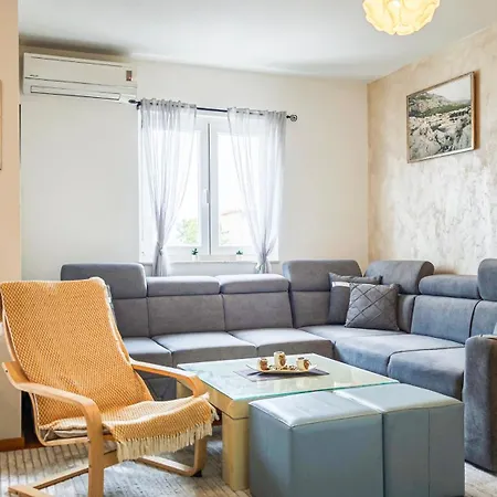Apartment Simanic *