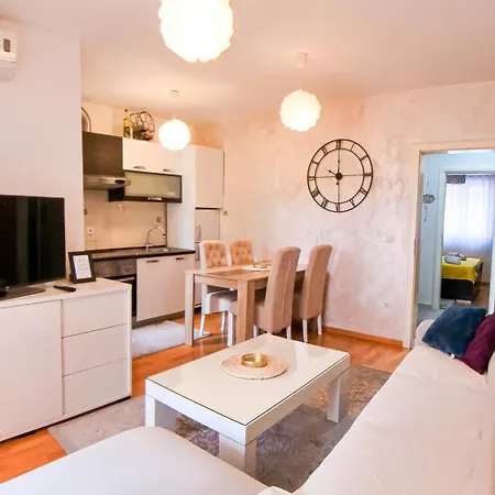 Simanic Daire Makarska