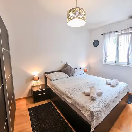 Simanic Apartment *