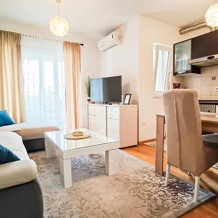 Simanic Apartment *